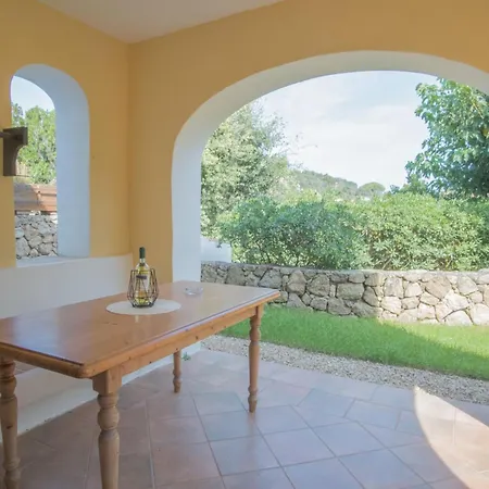 Appartamento Beautiful Il Giardino Degli Oleandri 1 Bedroom Sleep 4, Extra Child