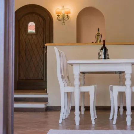 Beautiful Il Giardino Degli Oleandri 1 Bedroom Sleep 4, Extra Child Apartamento Liscia di Vacca