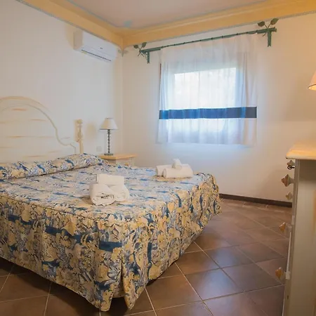 Beautiful Il Giardino Degli Oleandri 1 Bedroom Sleep 4, Extra Child Liscia di Vacca