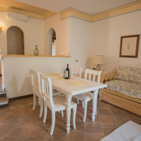 Beautiful Il Giardino Degli Oleandri 1 Bedroom Sleep 4, Extra Child Apartman *