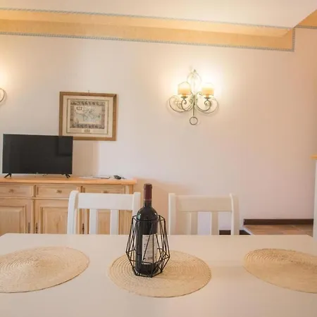 Beautiful Il Giardino Degli Oleandri 1 Bedroom Sleep 4, Extra Child Appartamento Liscia di Vacca