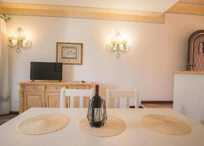 Beautiful Il Giardino Degli Oleandri 1 Bedroom Sleep 4, Extra Child Apartamento Liscia di Vacca