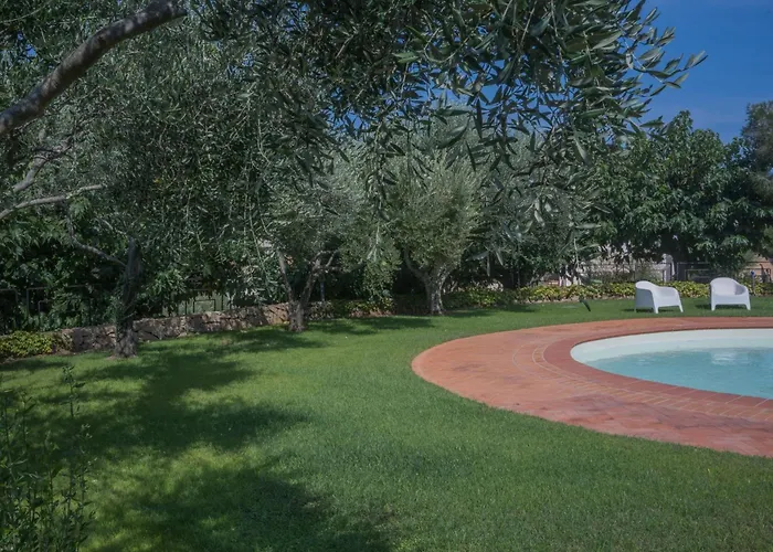 Beautiful Il Giardino Degli Oleandri 1 Bedroom Sleep 4, Extra Child * Liscia di Vacca